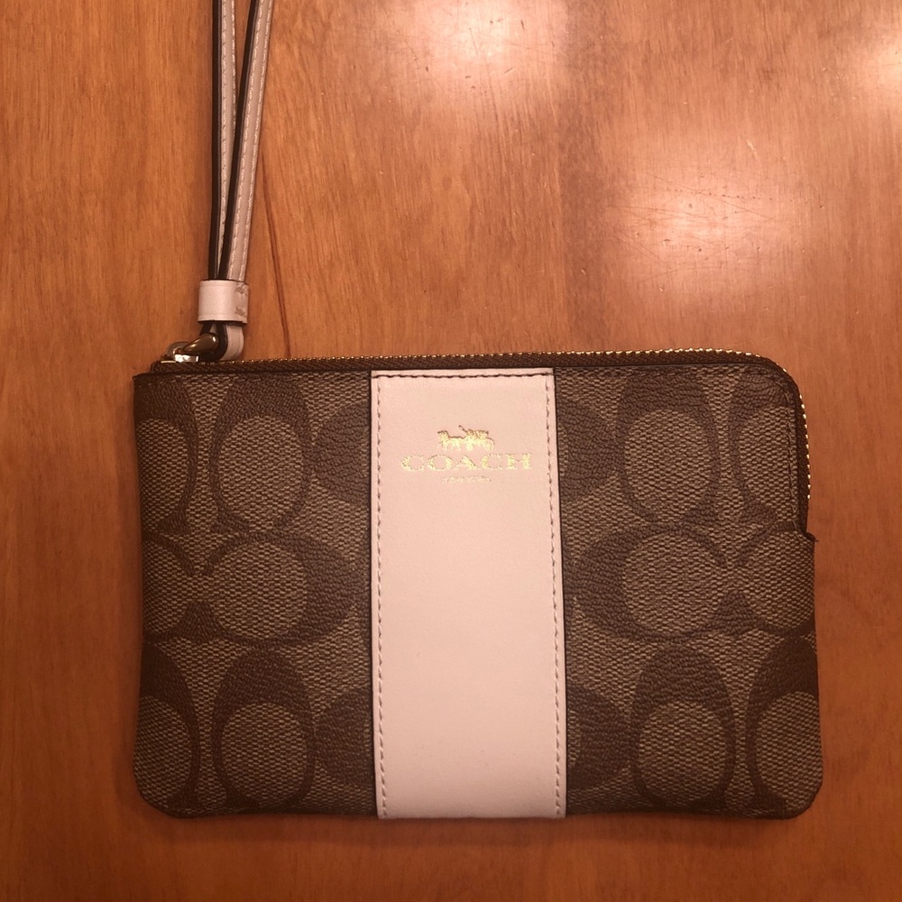 Coach corner zip wristlet in signature canvas